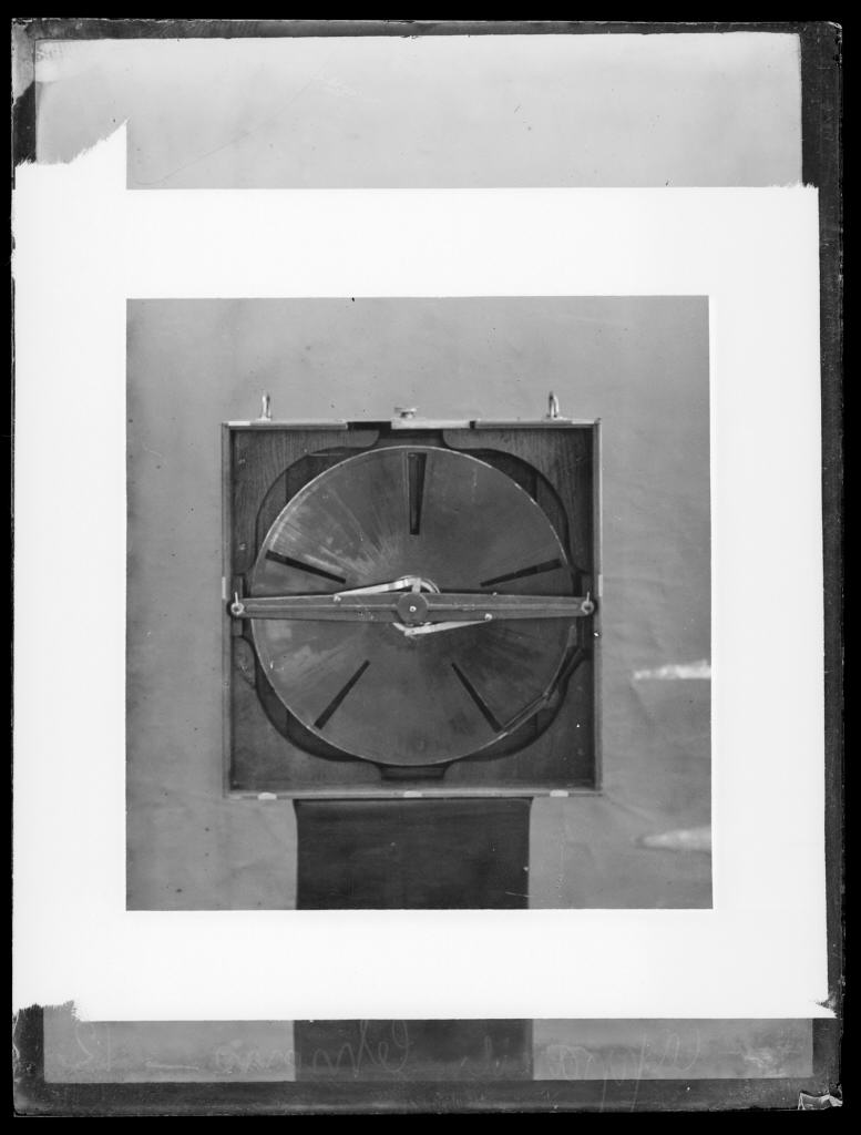Appareil chronophotographique utilisé à l'École de Joinville, 1910.